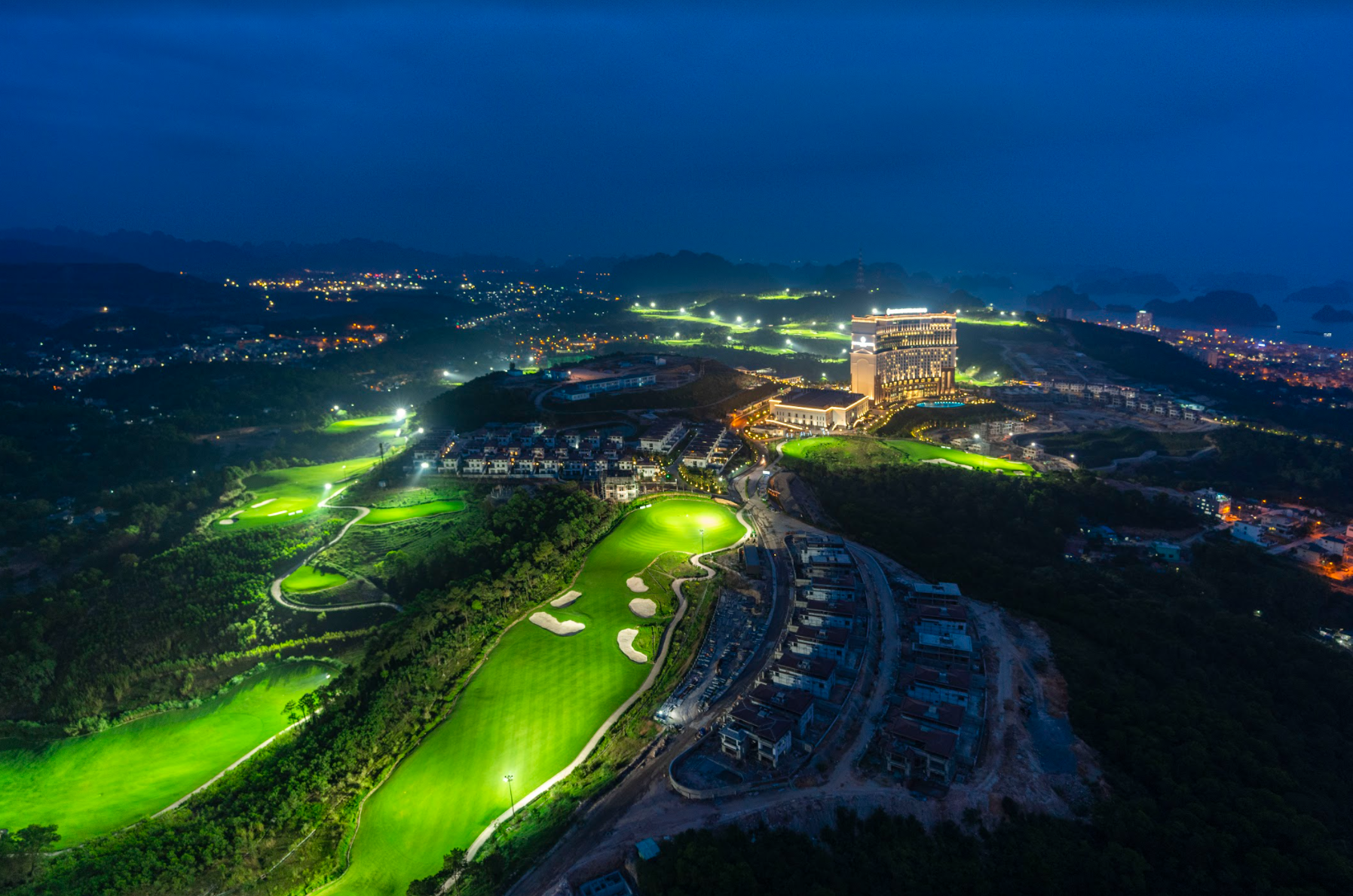 hình ảnh sân golf 18 lỗ đạt tiêu chuẩn quốc tế